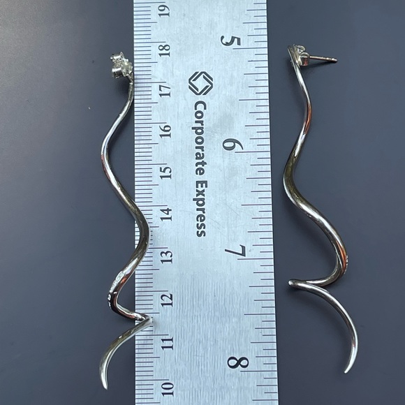 Gorgeous Robert Lee Morris (RLM) Solid Sterling Silver (.925) Spiral Earrings - Picture 3 of 3